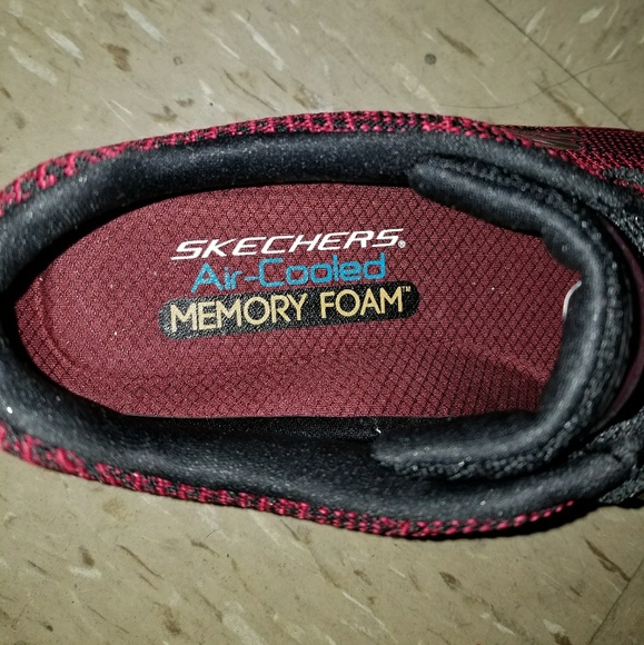 Brand new pair of skechers memory foam sneakers - Picture 3 of 3
